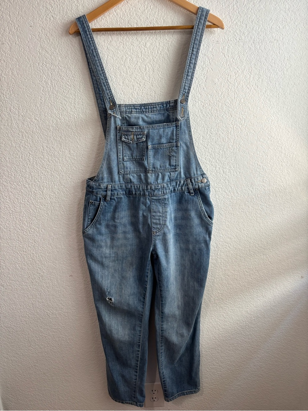 Free People Light Blue Denim Overalls Size 27